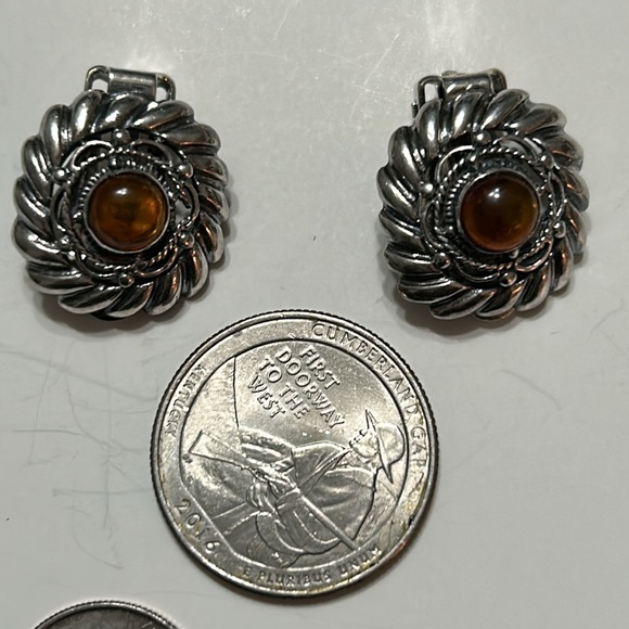 Vintage sterling silver Clip Earrings - Picture 8 of 8